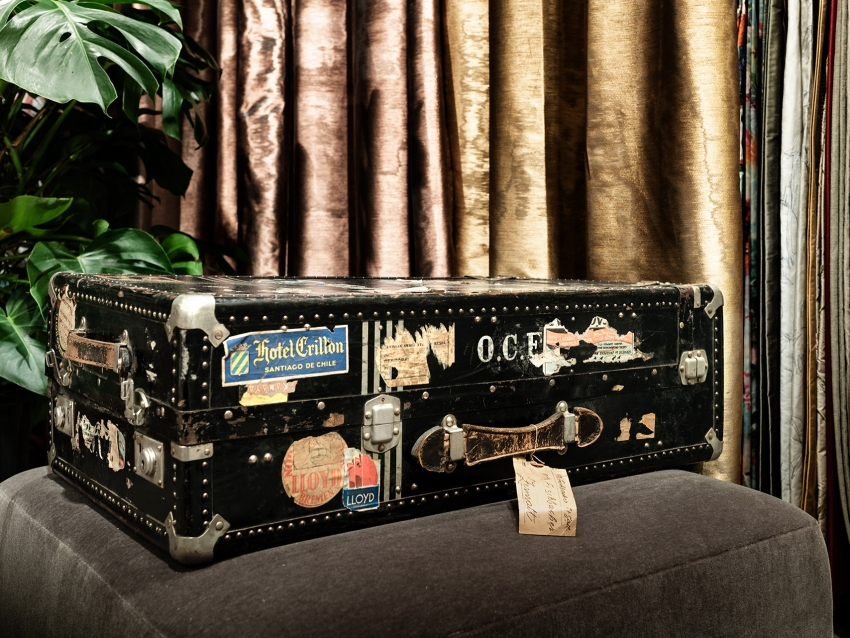 Public Relations Firmenjubiläum hicklvesting Case Christian Fischbacher antiker Koffer PR Maßnahme