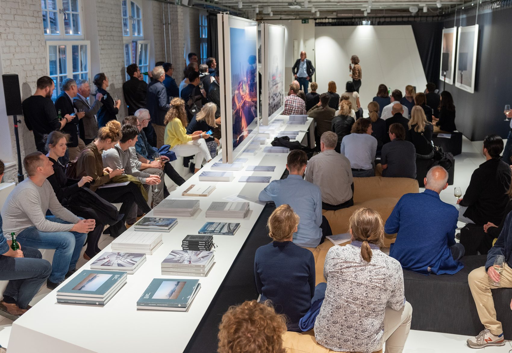 Exhibition HGEsch Opening B2B Event hicklvesting