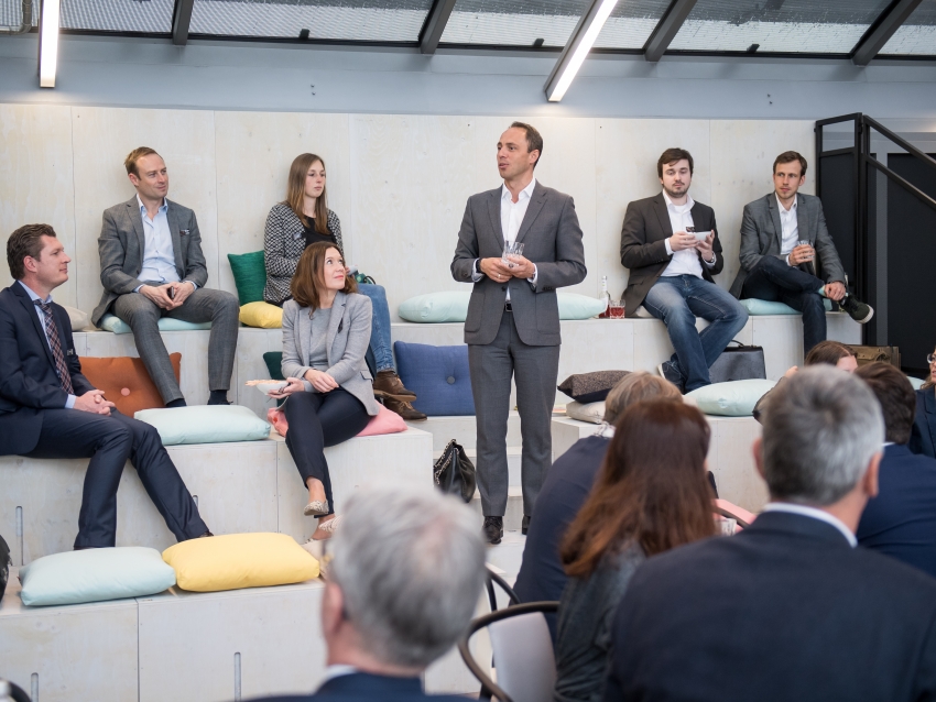 Samir Ayoub spricht beim presse-event Kongressreihe designfunktion hicklvesting PR Agentur