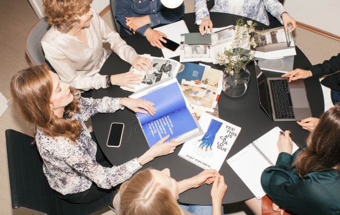 Positive Effekte durch Public Relations hängen von vielen Faktoren ab: der richtige Kontakt zu den Medien, ein interessantes Thema, gut aufbereitetes Pressematerial. Nur ganzheitliche PR führt zum Erfolg