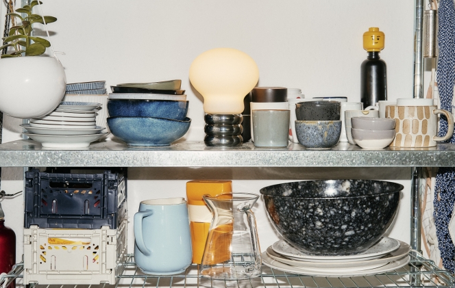 Die mobile Leuchte b.bulb von Ingo Maurer fügt sich in jedes Ambiente ein. Photo © Constantin Mirbach