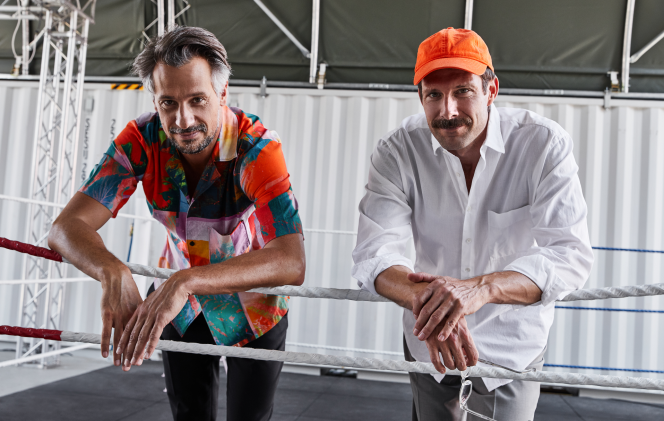 Kreieren Lifestyle-Produkte in Corona-Zeiten: Benjamin Caja und Andreas Klingseisen. Photo © Julian Henzler